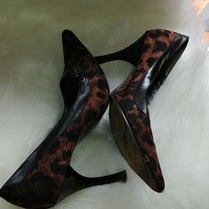 Nine West leopard kitten heel Size 6 1/2 (P1)